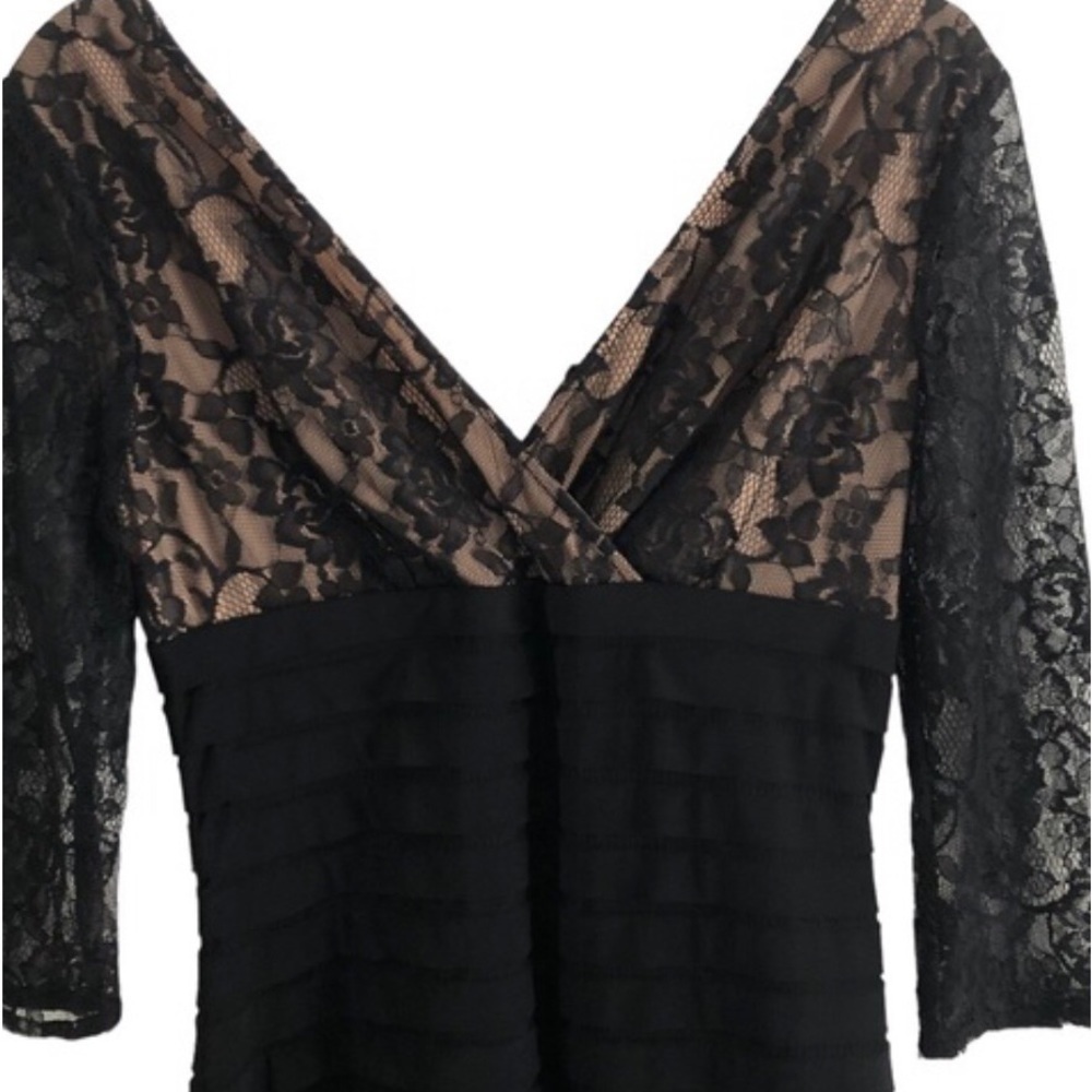 Adrianna Papell Black Lace V-Neck Dress Size 2 - Picture 2 of 11